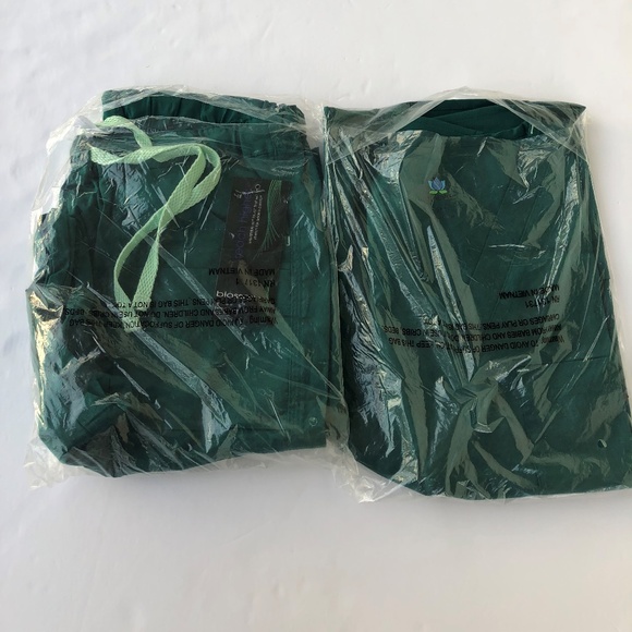 Scrub set in women by Meavn - Picture 6 of 6